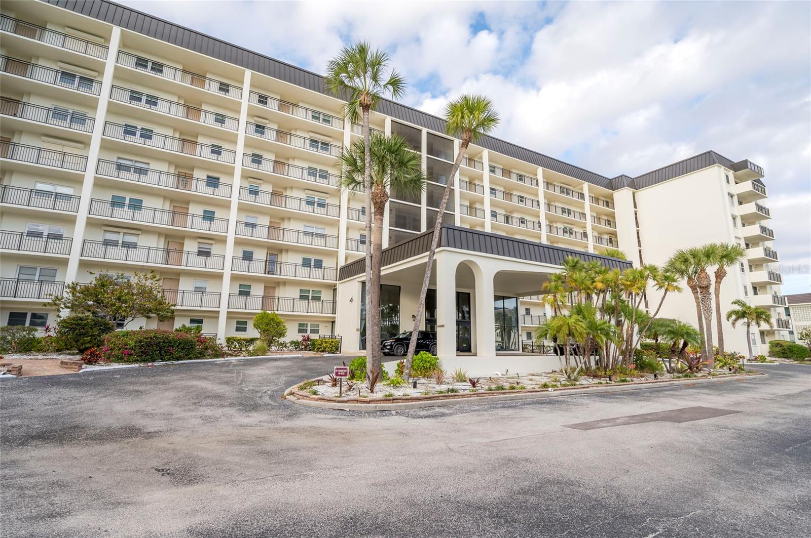 Image 10 of 36 For 9 Haig Place 801