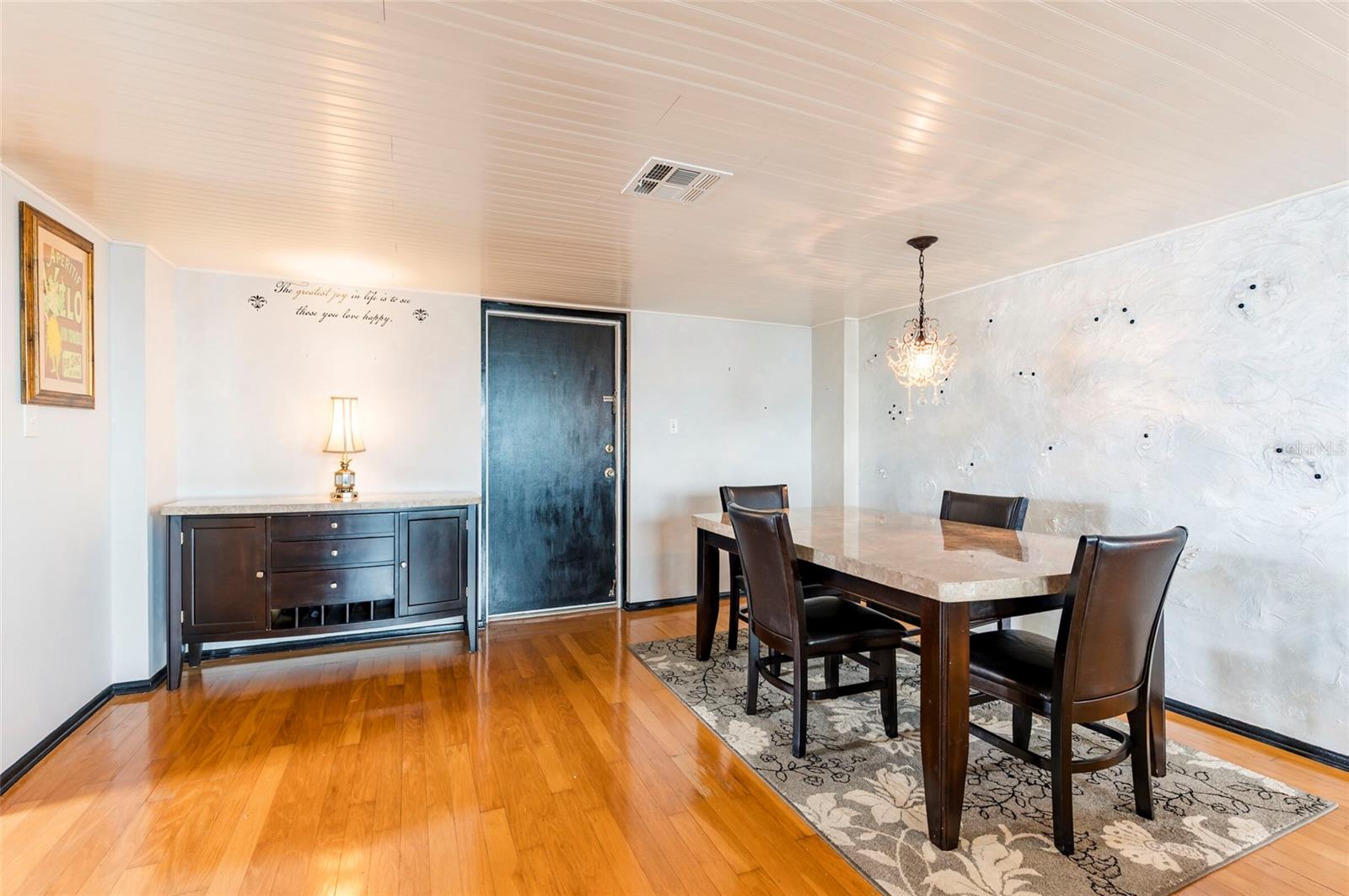 Image 11 of 36 For 9 Haig Place 801