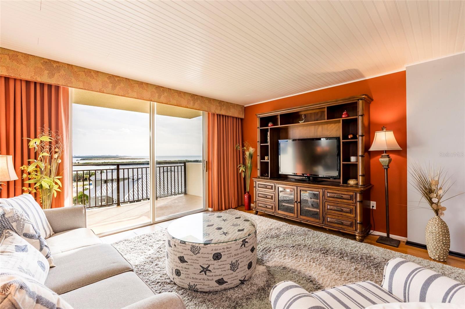 Image 15 of 36 For 9 Haig Place 801