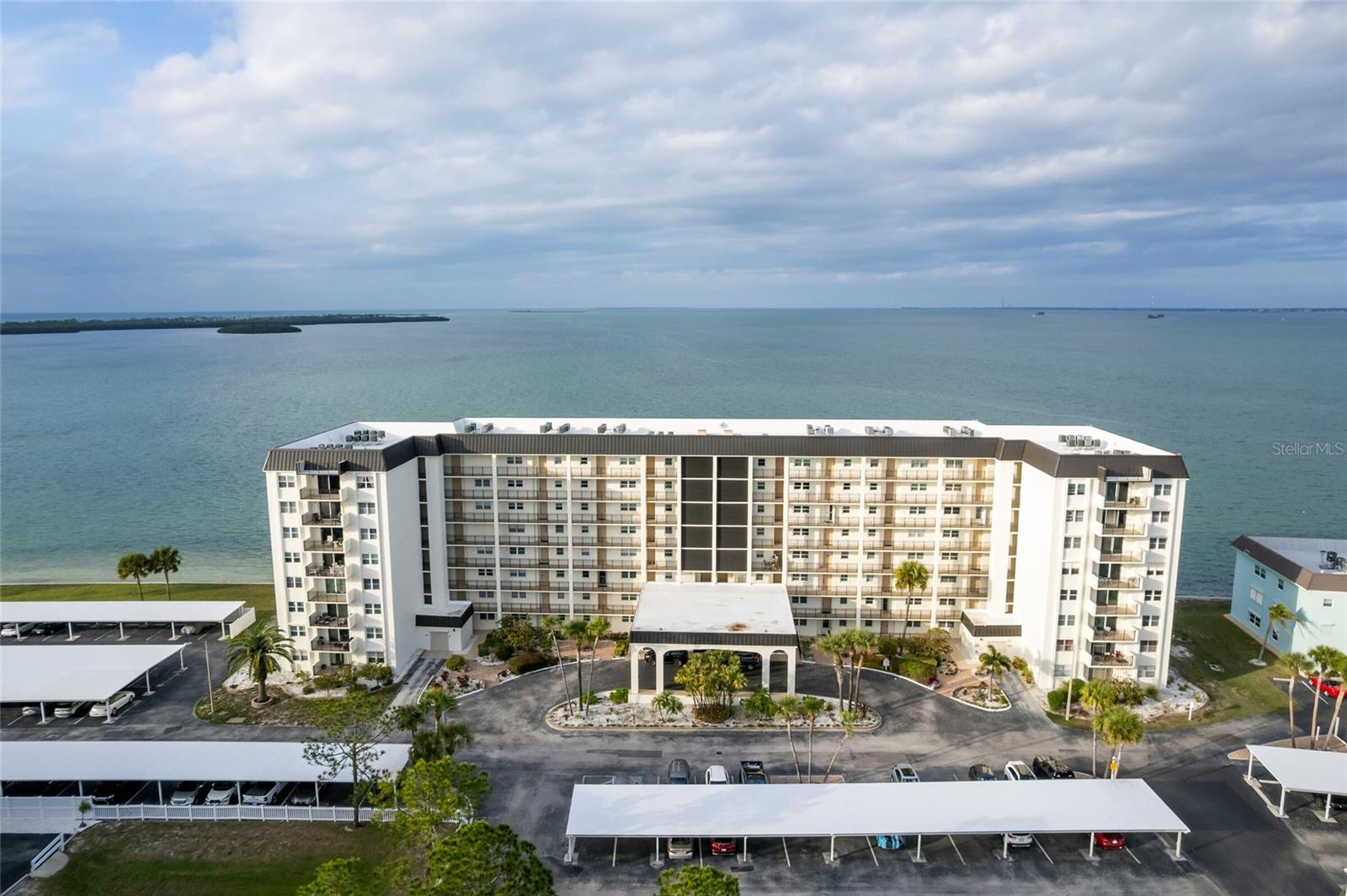 Image 3 of 36 For 9 Haig Place 801