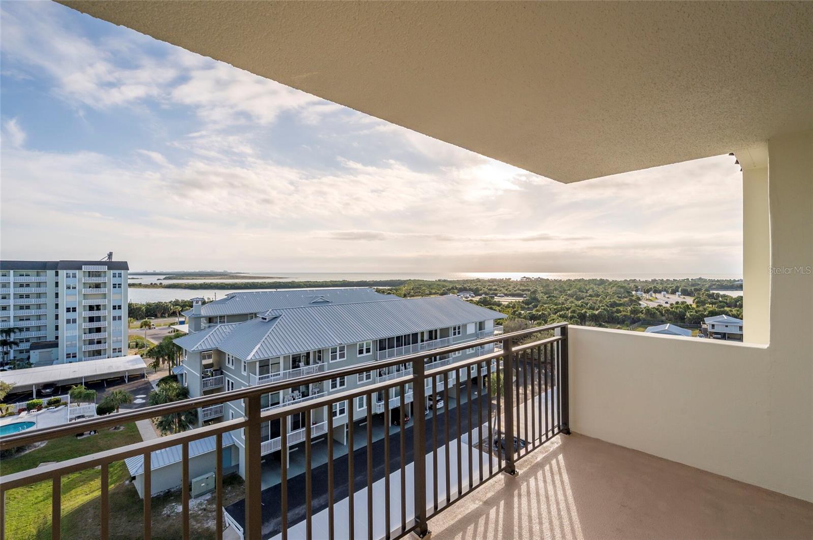 Image 5 of 36 For 9 Haig Place 801