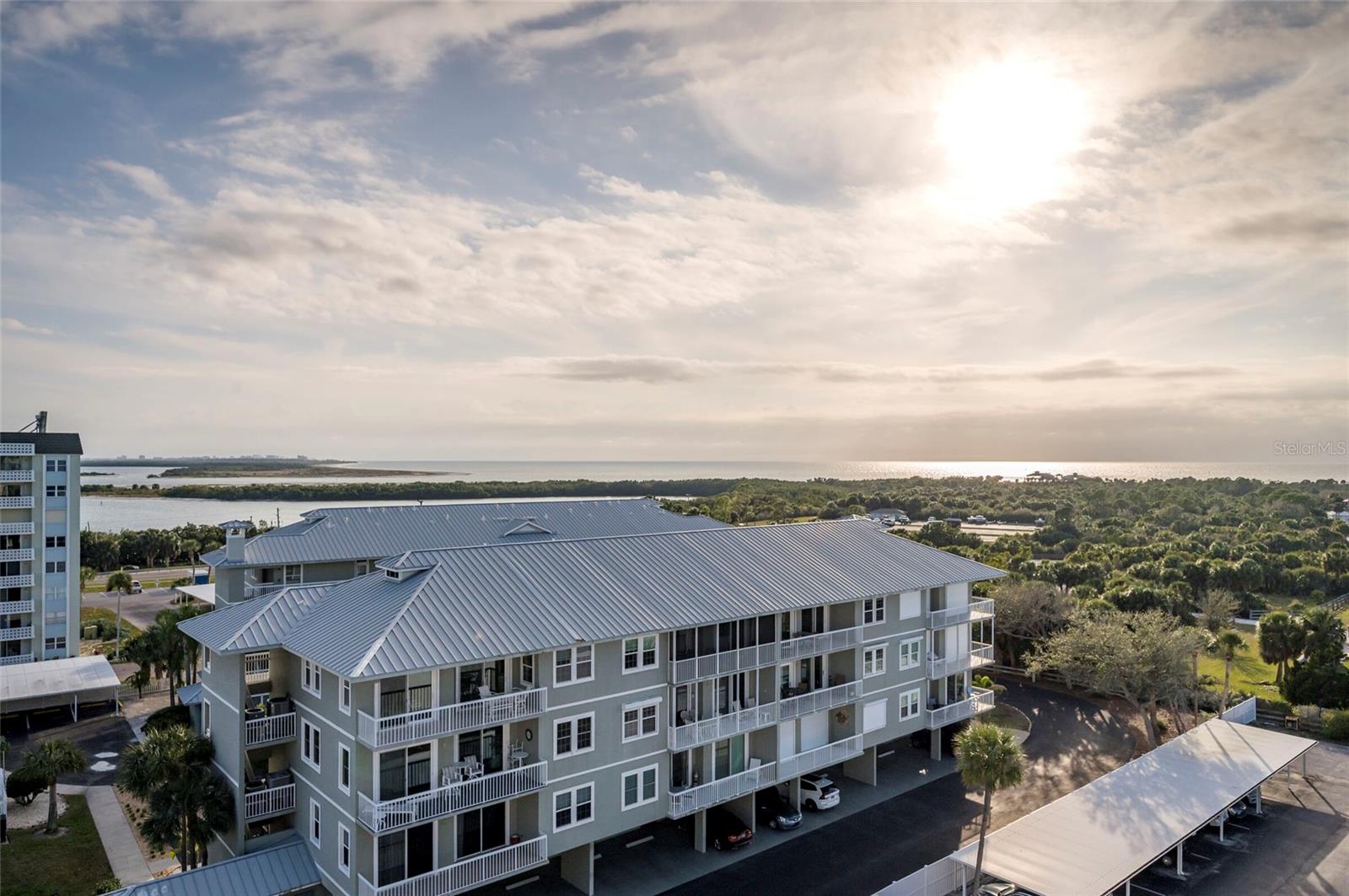 Image 6 of 36 For 9 Haig Place 801