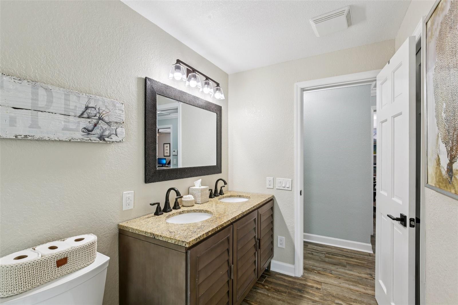 Image 19 of 41 For 5036 Dover Street Ne