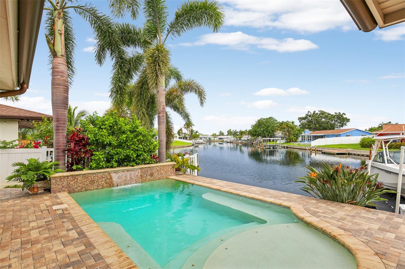 Image 3 of 41 For 5036 Dover Street Ne