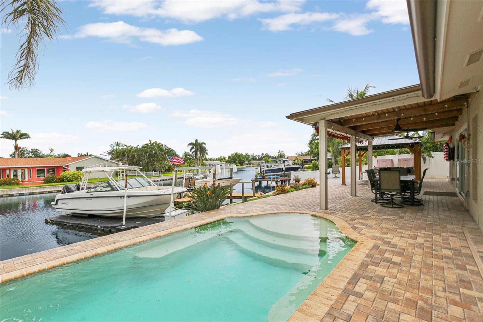 Image 32 of 41 For 5036 Dover Street Ne