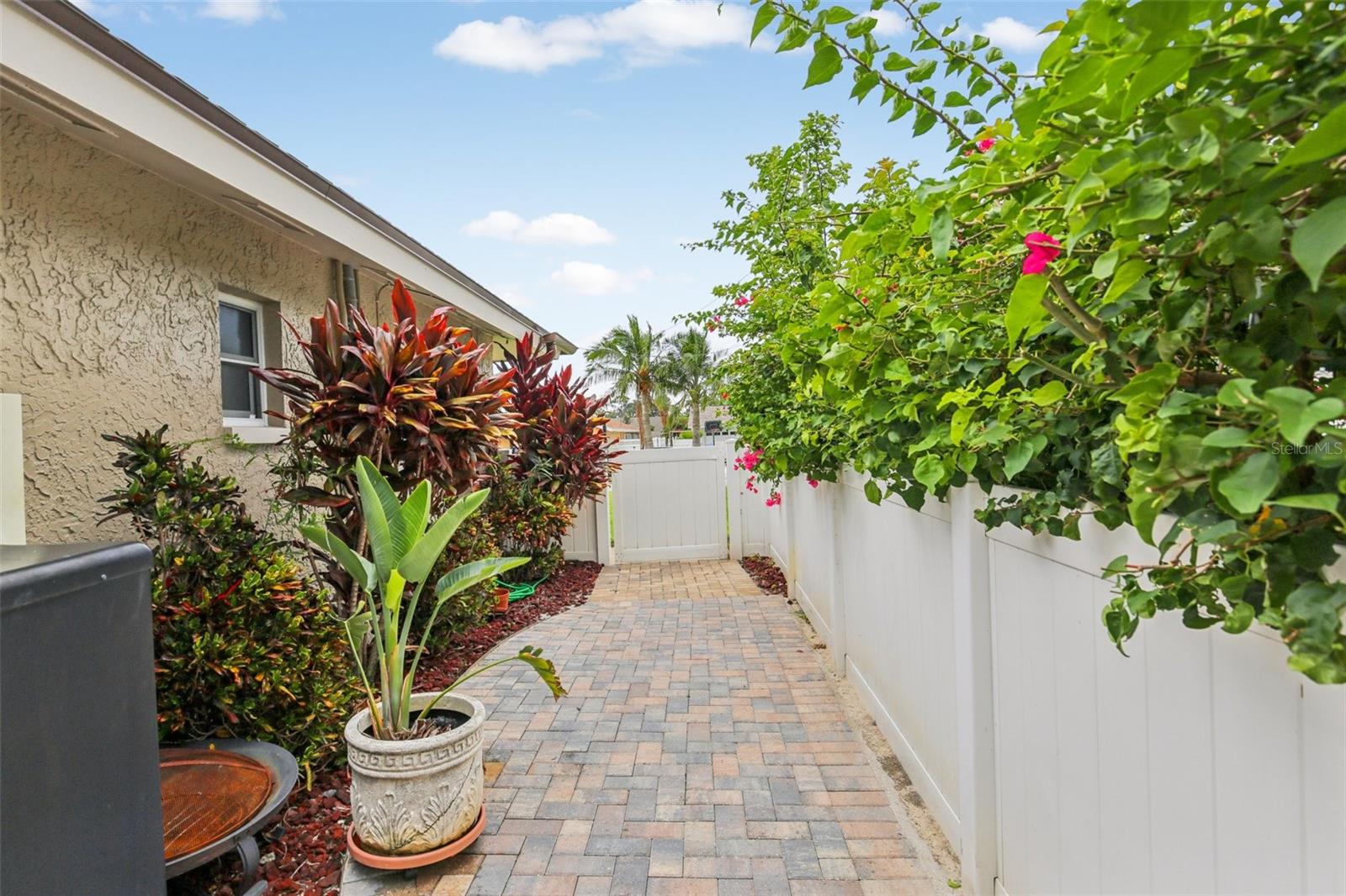 Image 33 of 41 For 5036 Dover Street Ne