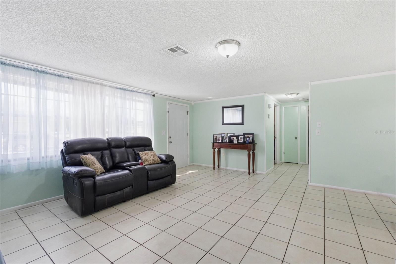 Image 15 of 57 For 4904 Elmwood Street