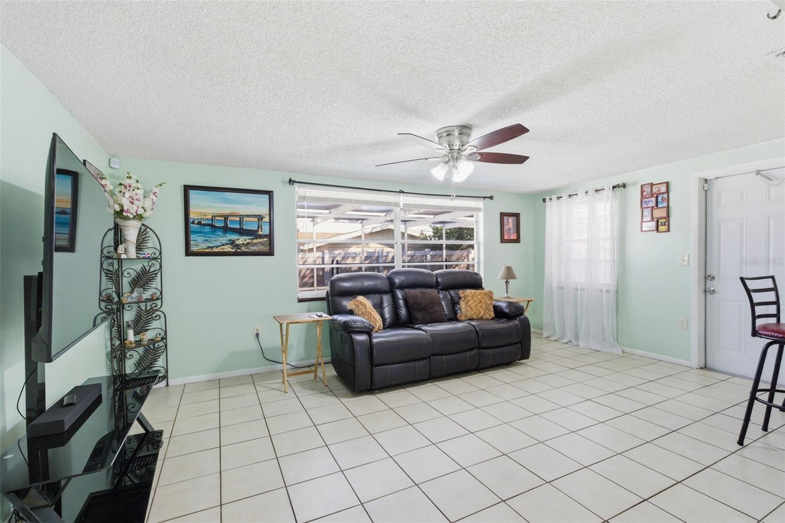 Image 23 of 57 For 4904 Elmwood Street