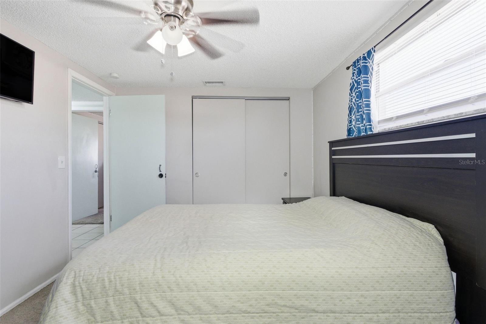 Image 36 of 57 For 4904 Elmwood Street