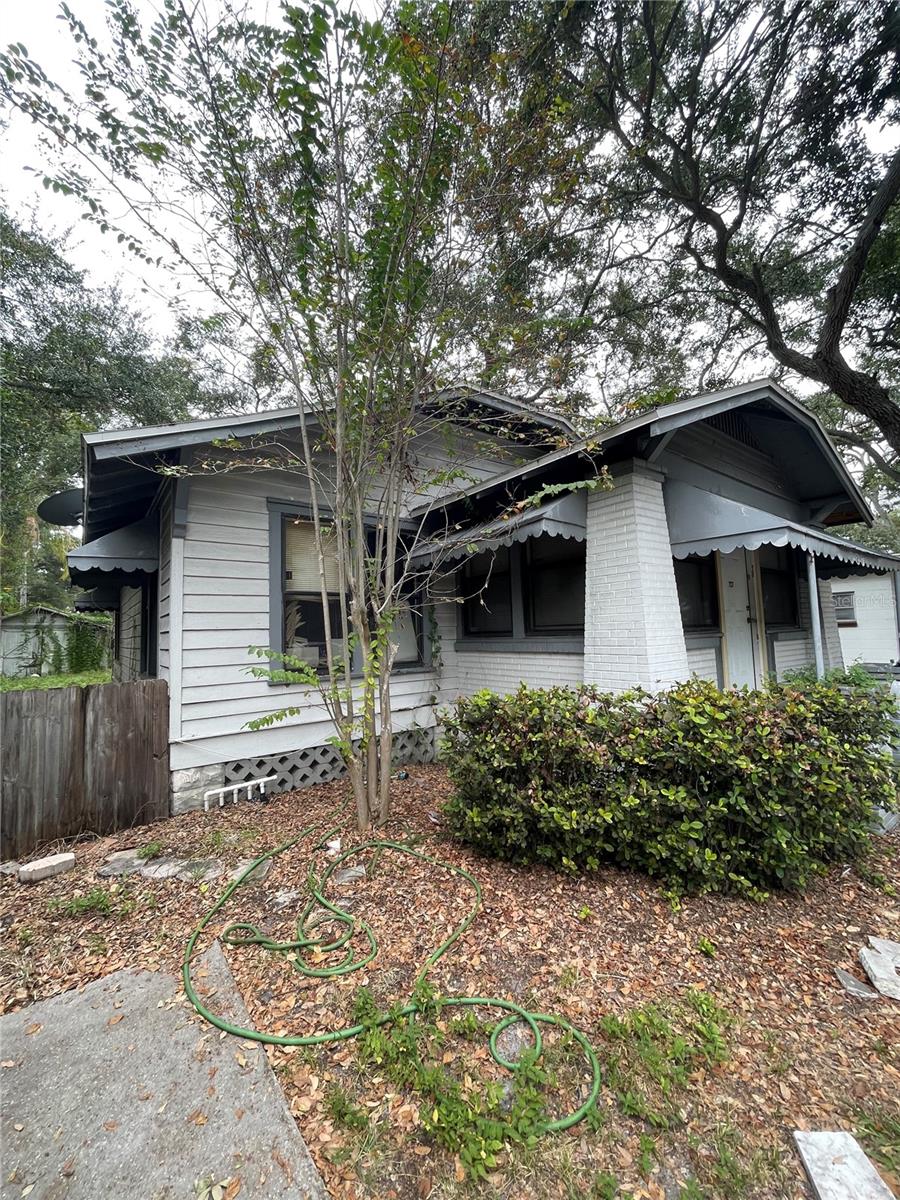 Listing photo id 0 for 727 20th Avenue S