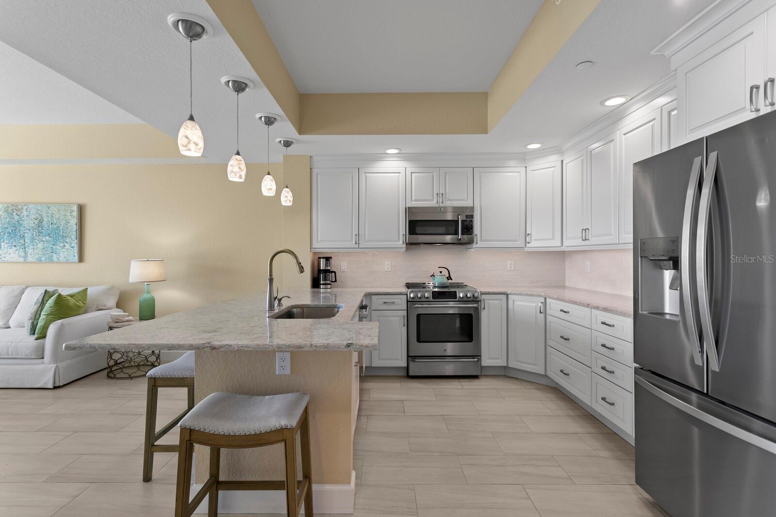 Image 13 of 88 For 19519 Gulf Boulevard 202