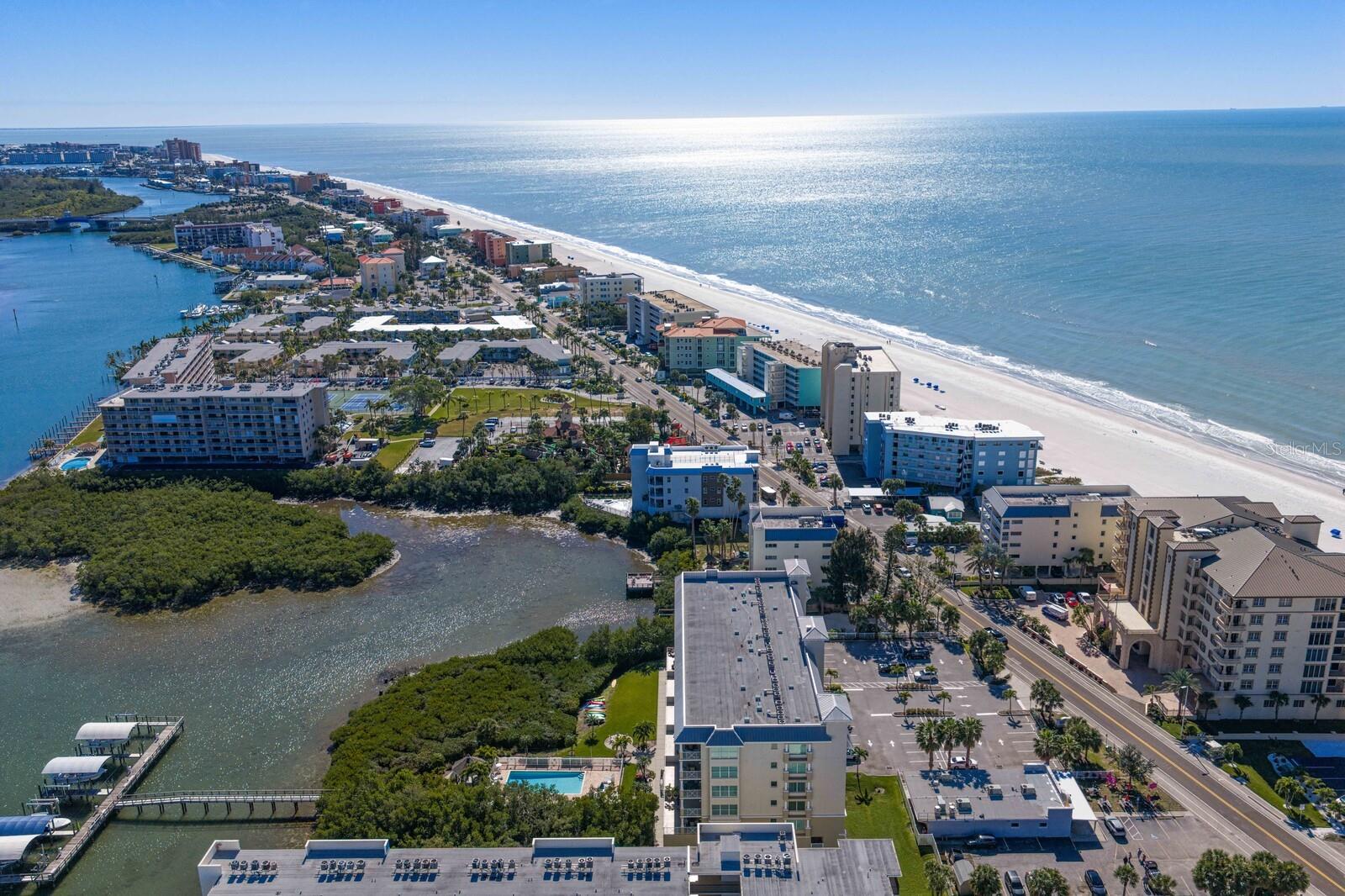 Image 19 of 88 For 19519 Gulf Boulevard 202