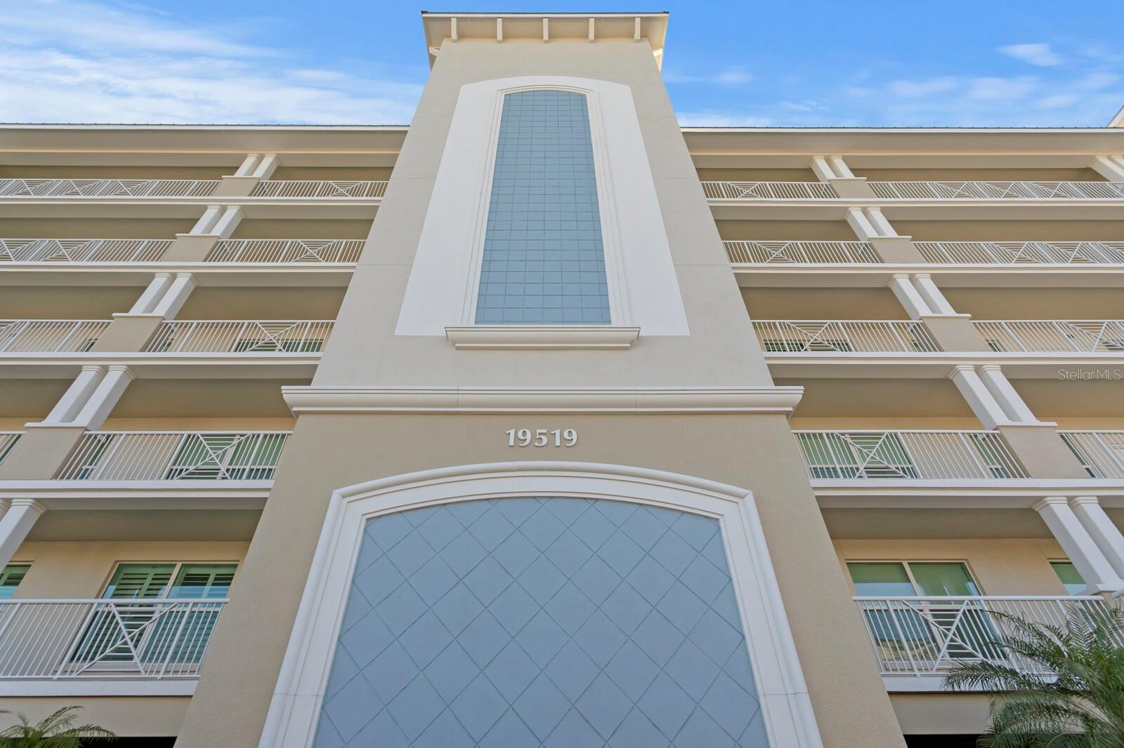 Image 2 of 88 For 19519 Gulf Boulevard 202