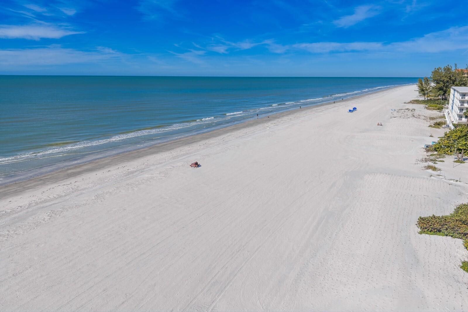 Image 30 of 88 For 19519 Gulf Boulevard 202