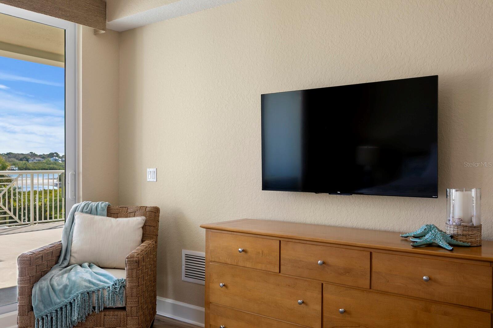 Image 34 of 88 For 19519 Gulf Boulevard 202