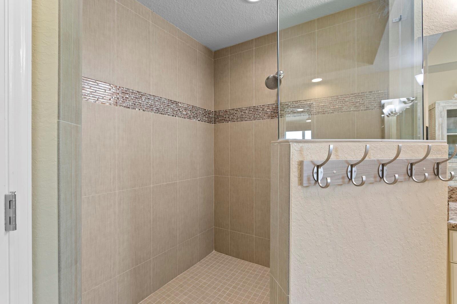 Image 39 of 88 For 19519 Gulf Boulevard 202