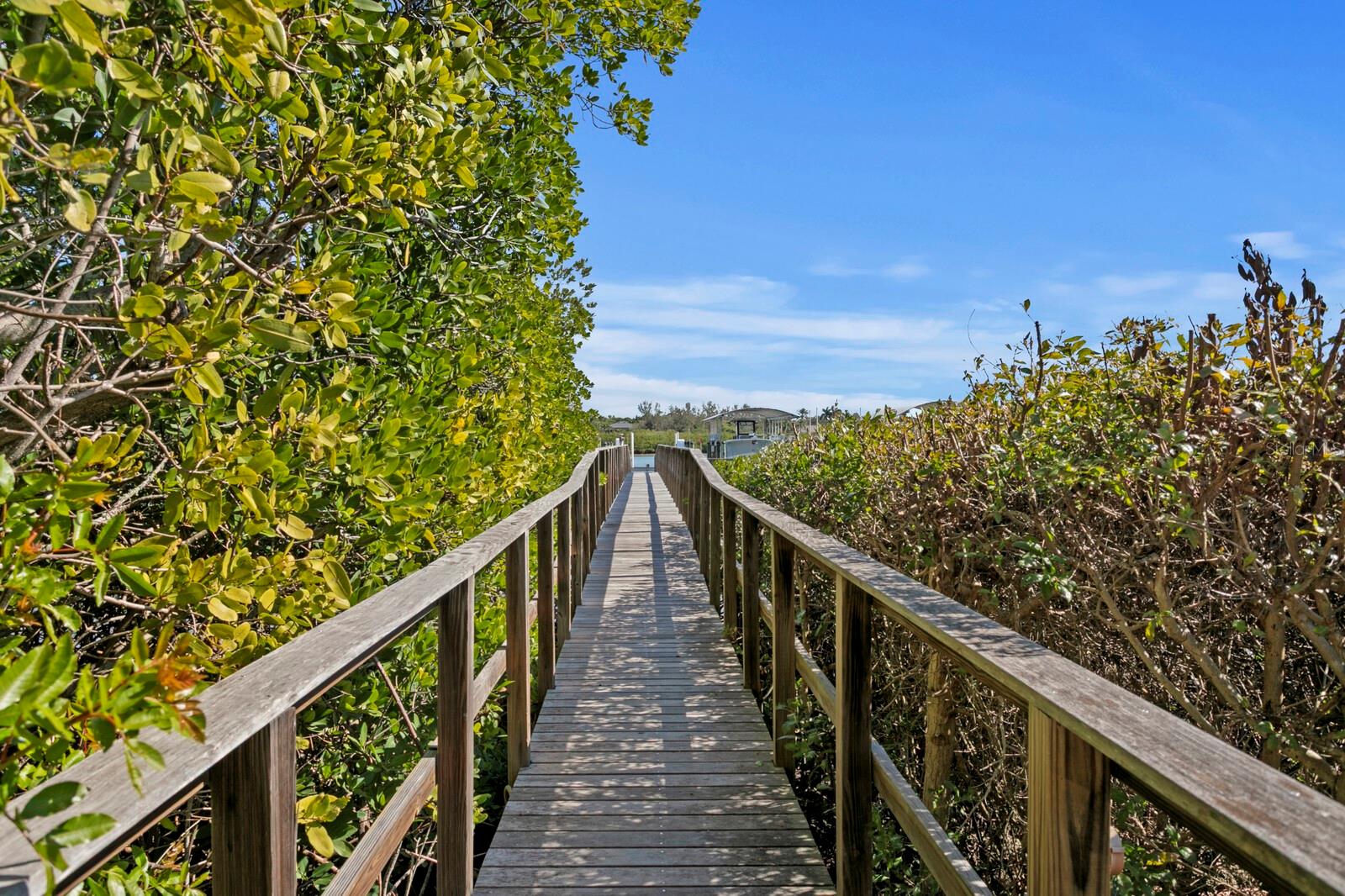 Image 57 of 88 For 19519 Gulf Boulevard 202