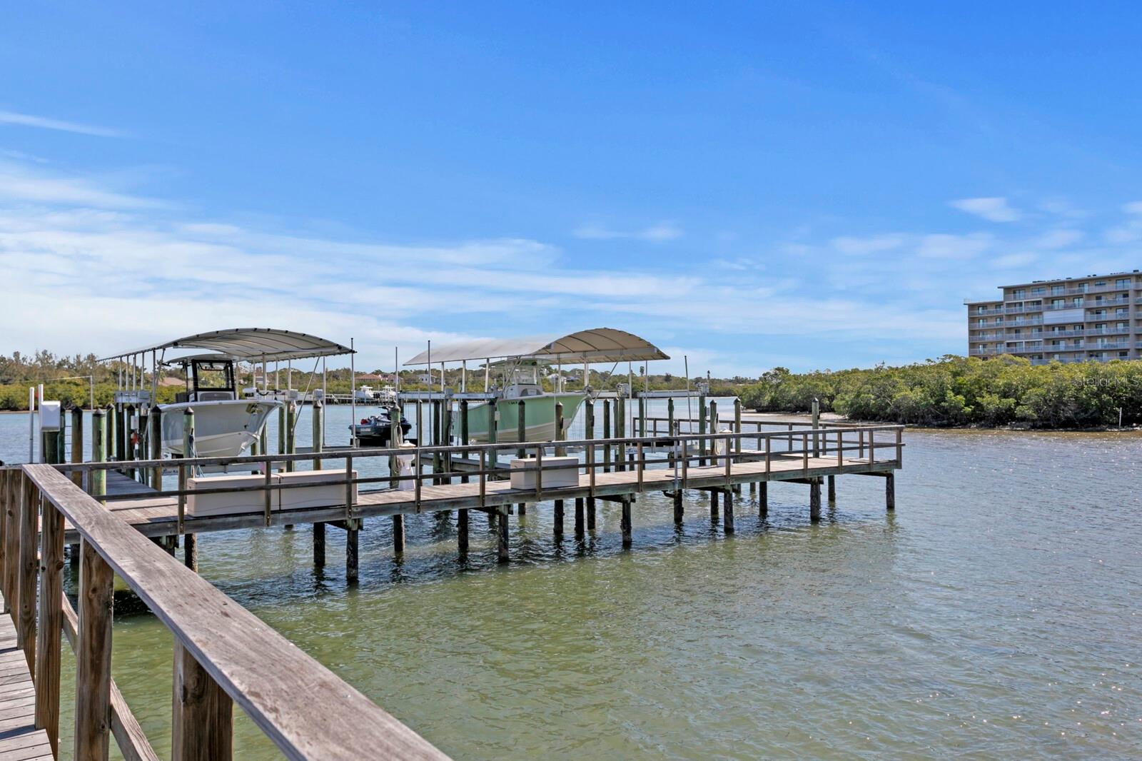 Image 58 of 88 For 19519 Gulf Boulevard 202