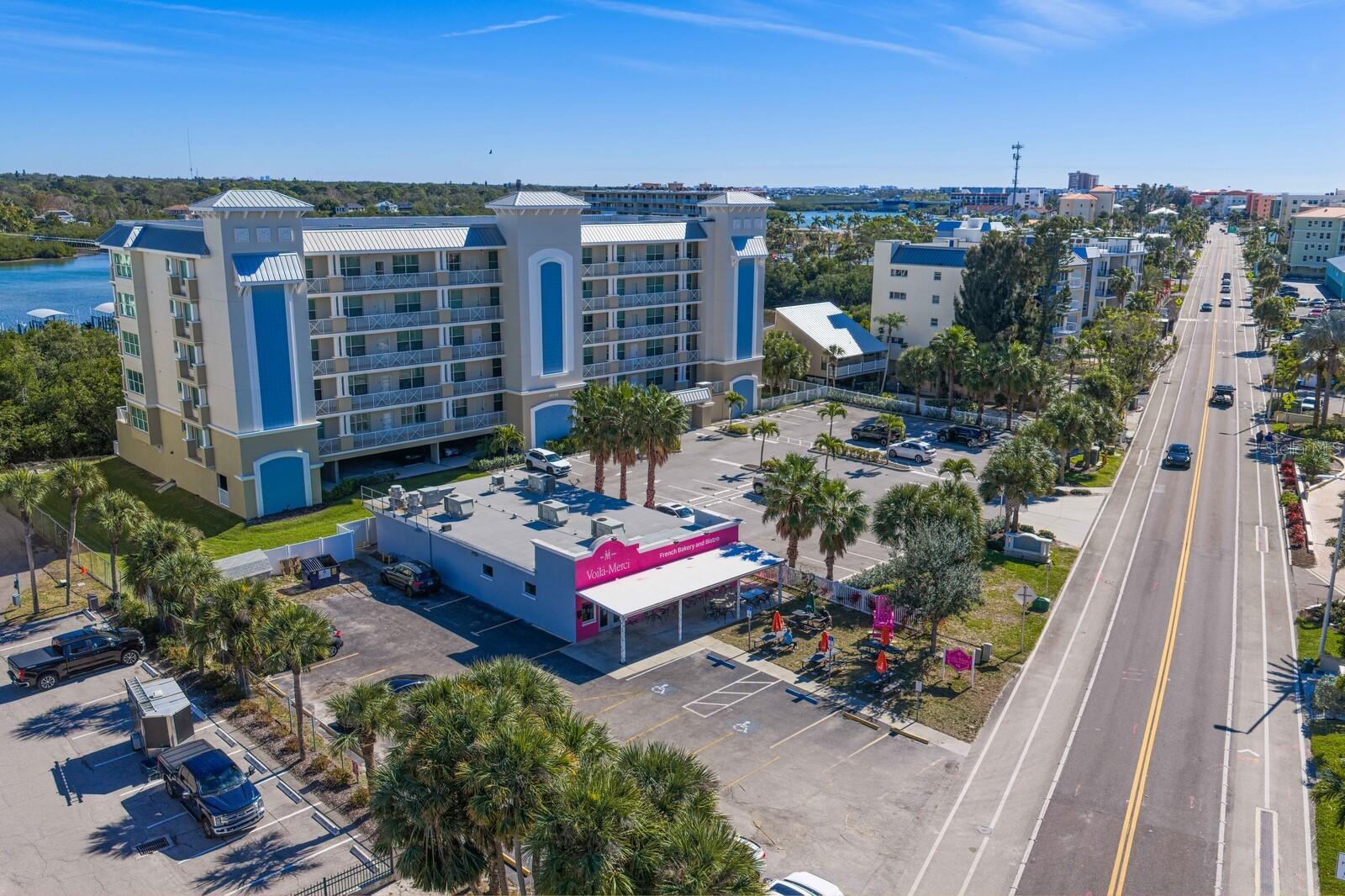 Image 80 of 88 For 19519 Gulf Boulevard 202