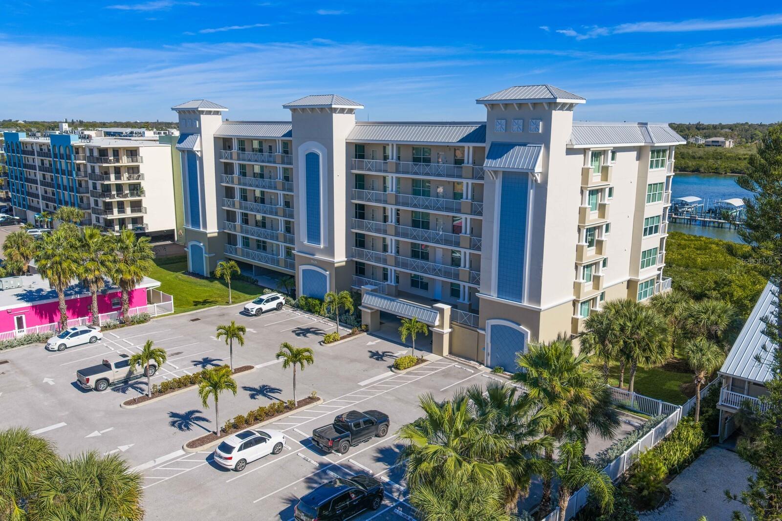 Image 81 of 88 For 19519 Gulf Boulevard 202