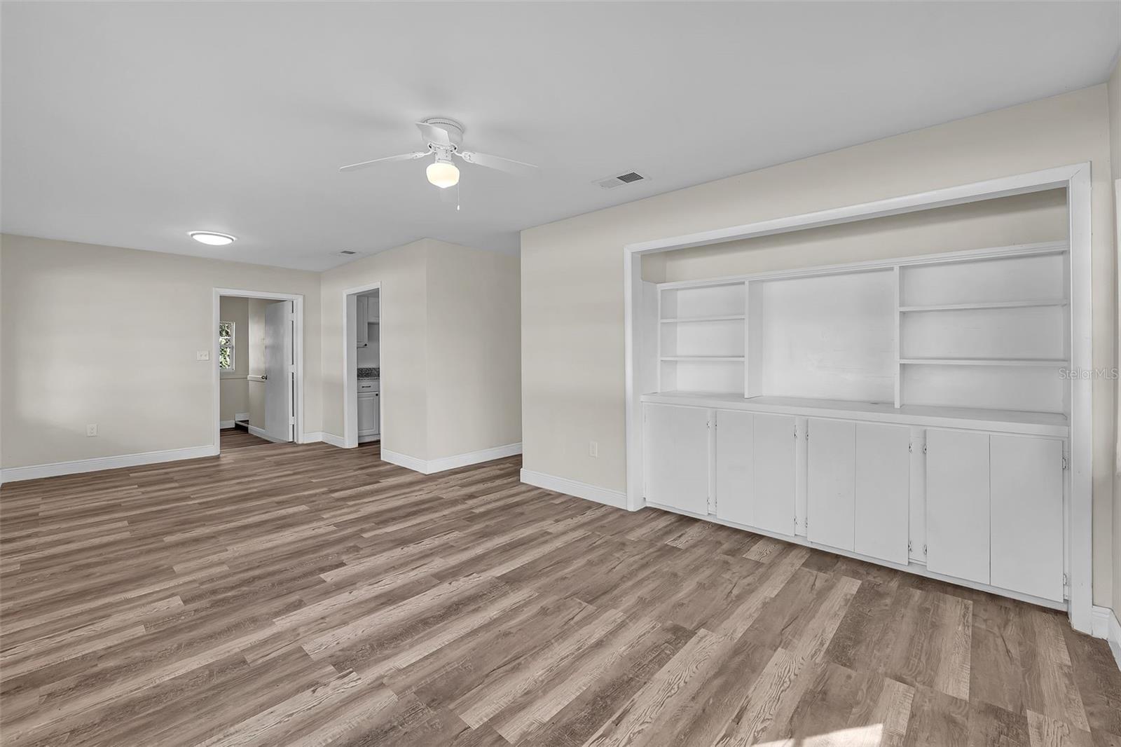 Image 12 of 31 For 902 State Rd 60 E