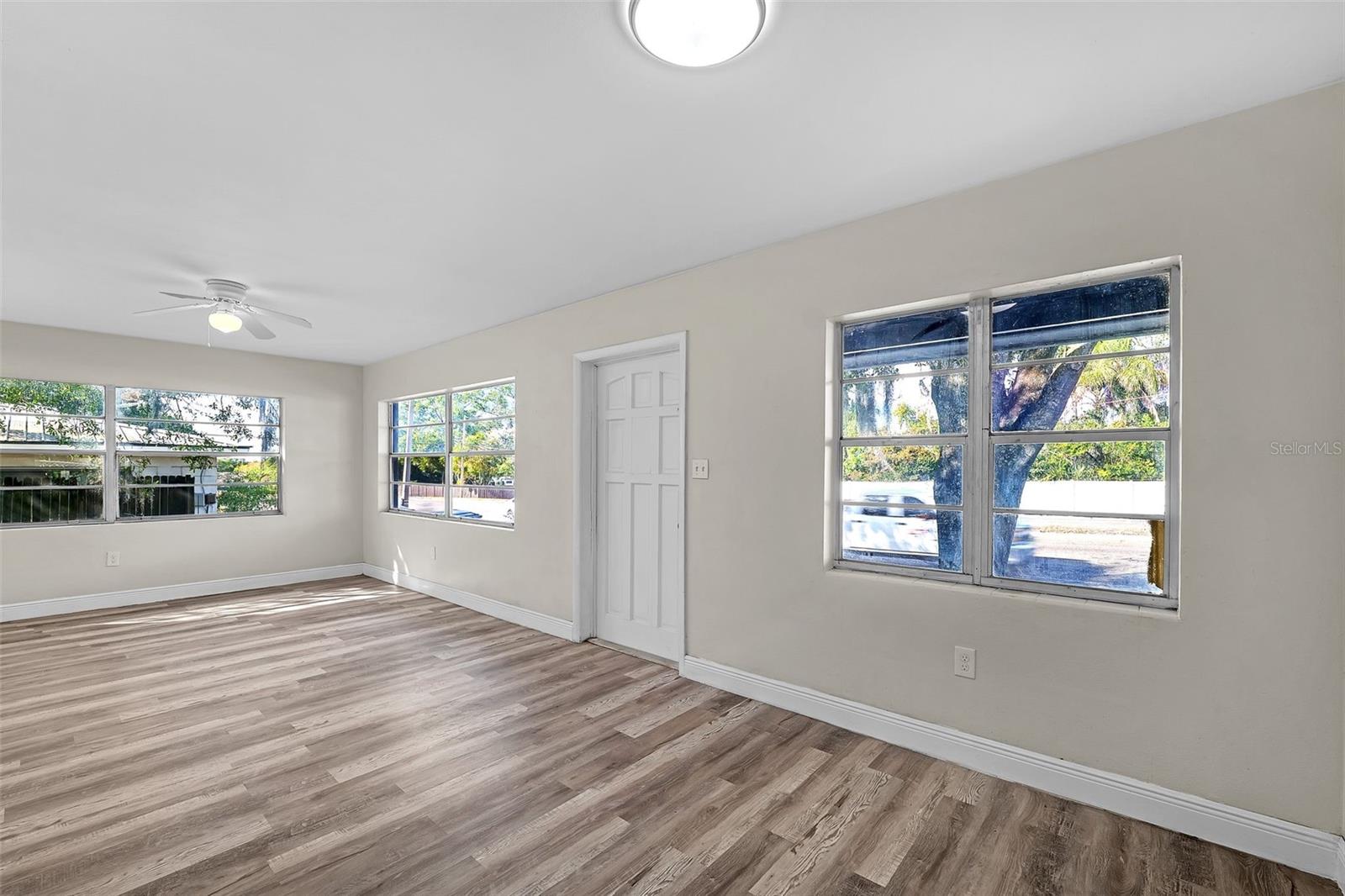 Image 14 of 31 For 902 State Rd 60 E