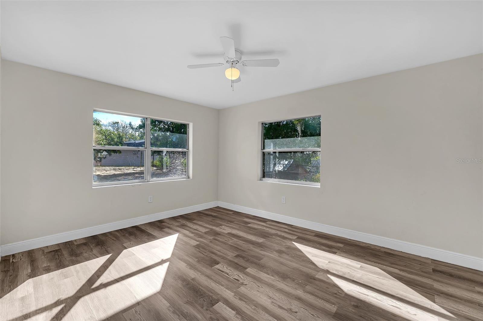 Image 16 of 31 For 902 State Rd 60 E