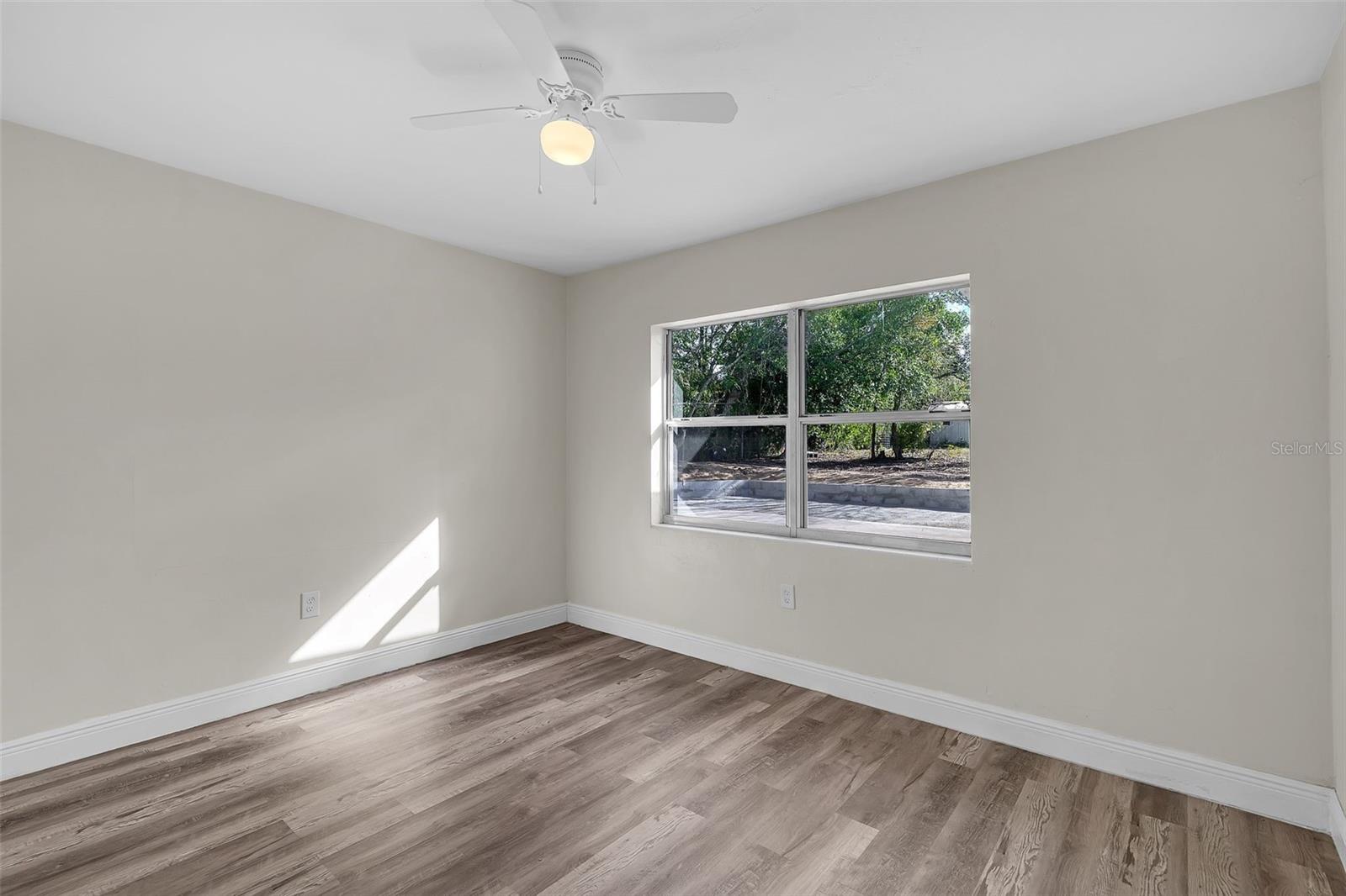 Image 17 of 31 For 902 State Rd 60 E