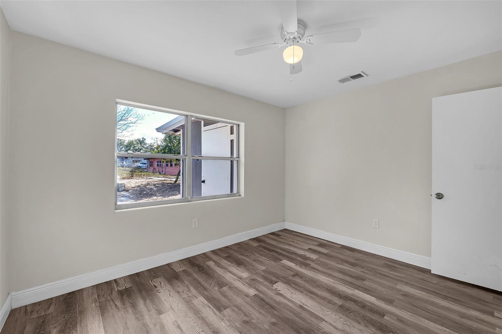 Image 18 of 31 For 902 State Rd 60 E