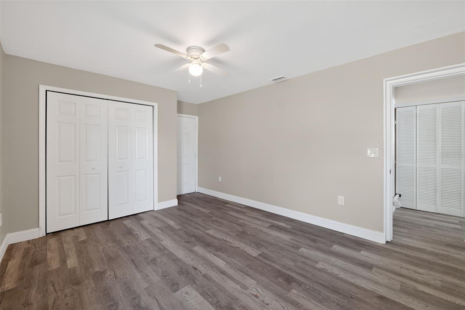 Image 22 of 31 For 902 State Rd 60 E