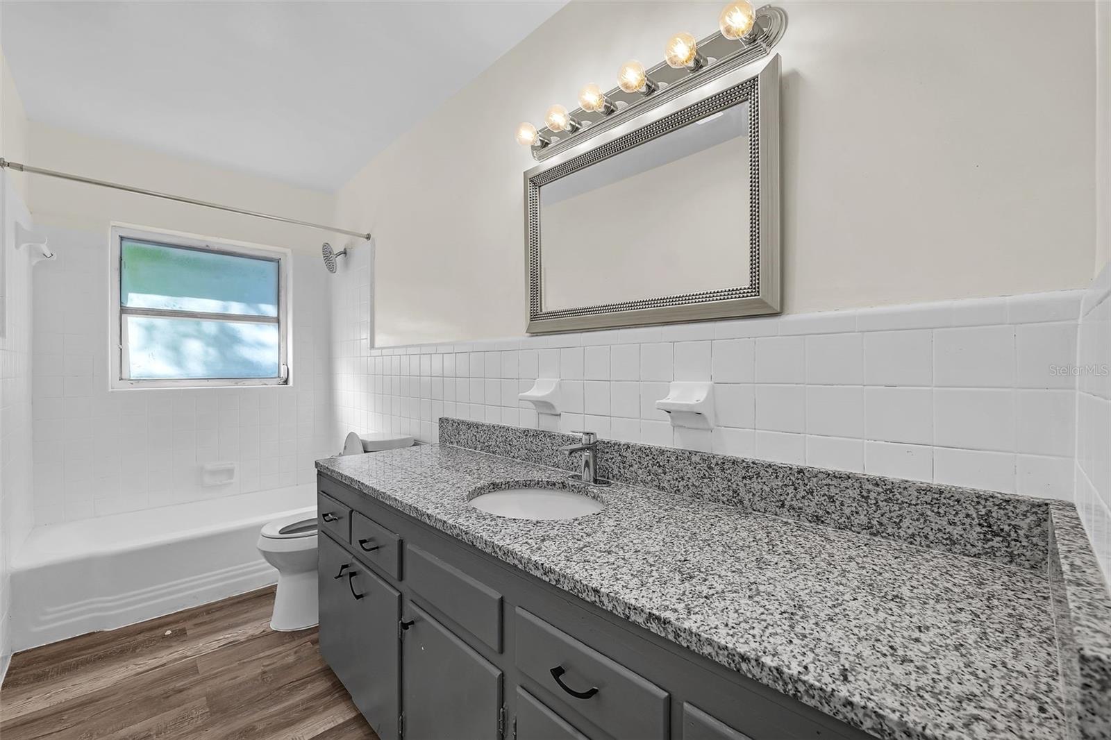 Image 30 of 31 For 902 State Rd 60 E