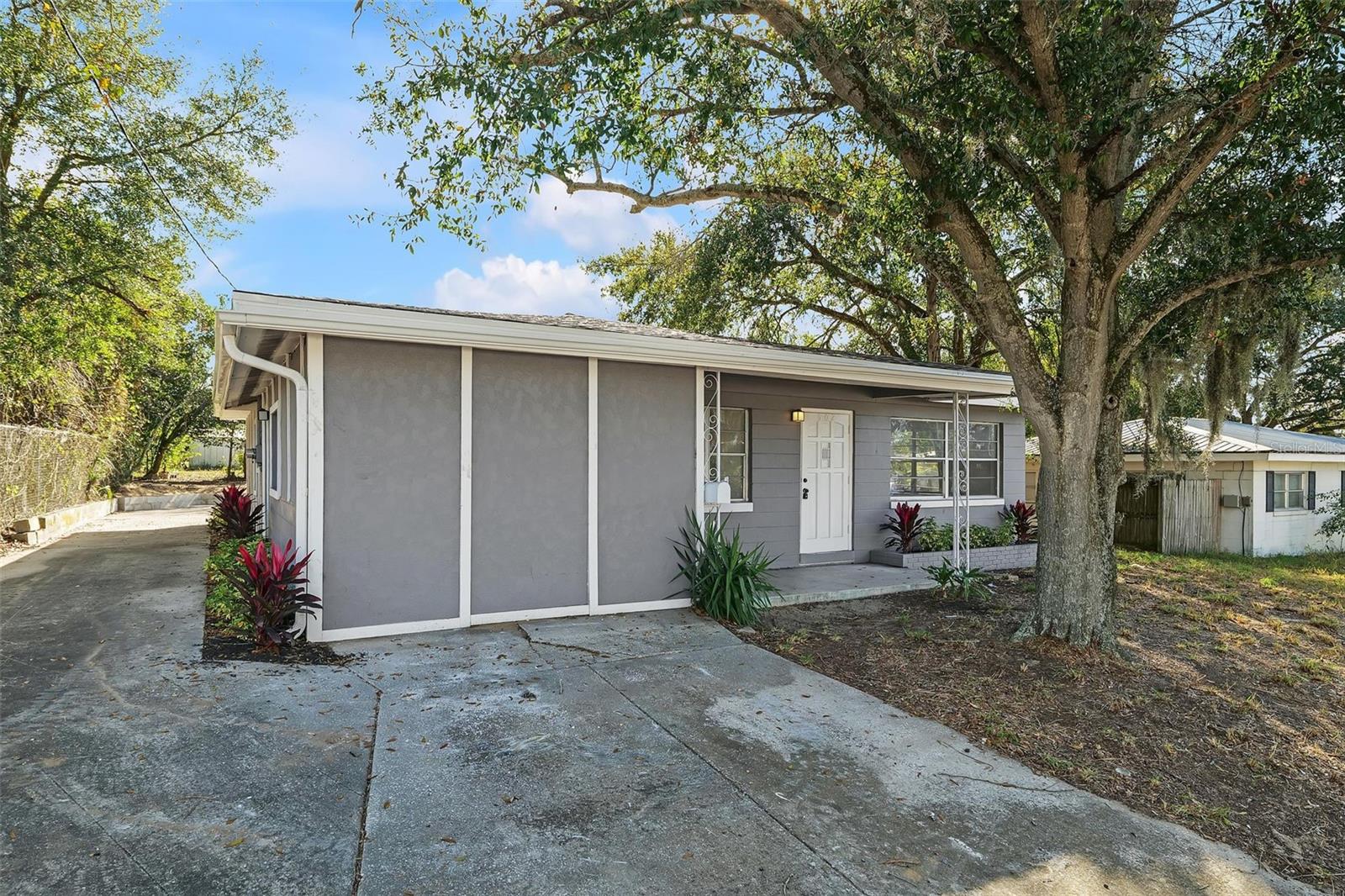 Image 4 of 31 For 902 State Rd 60 E