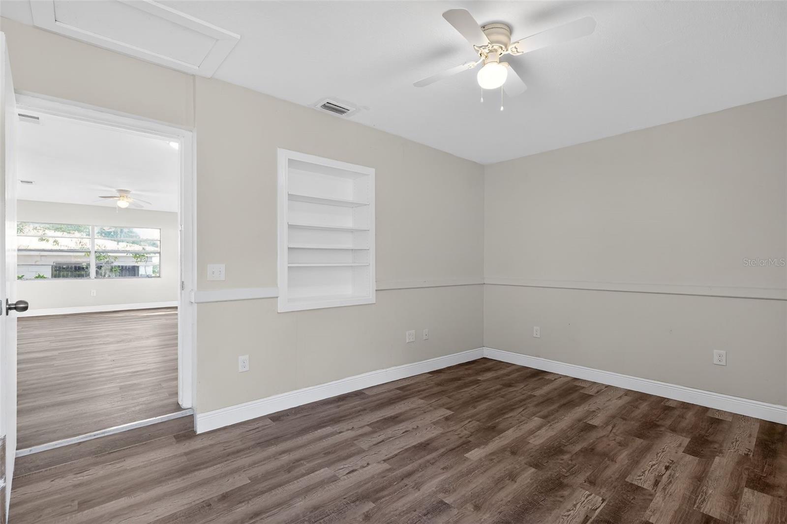 Image 8 of 31 For 902 State Rd 60 E