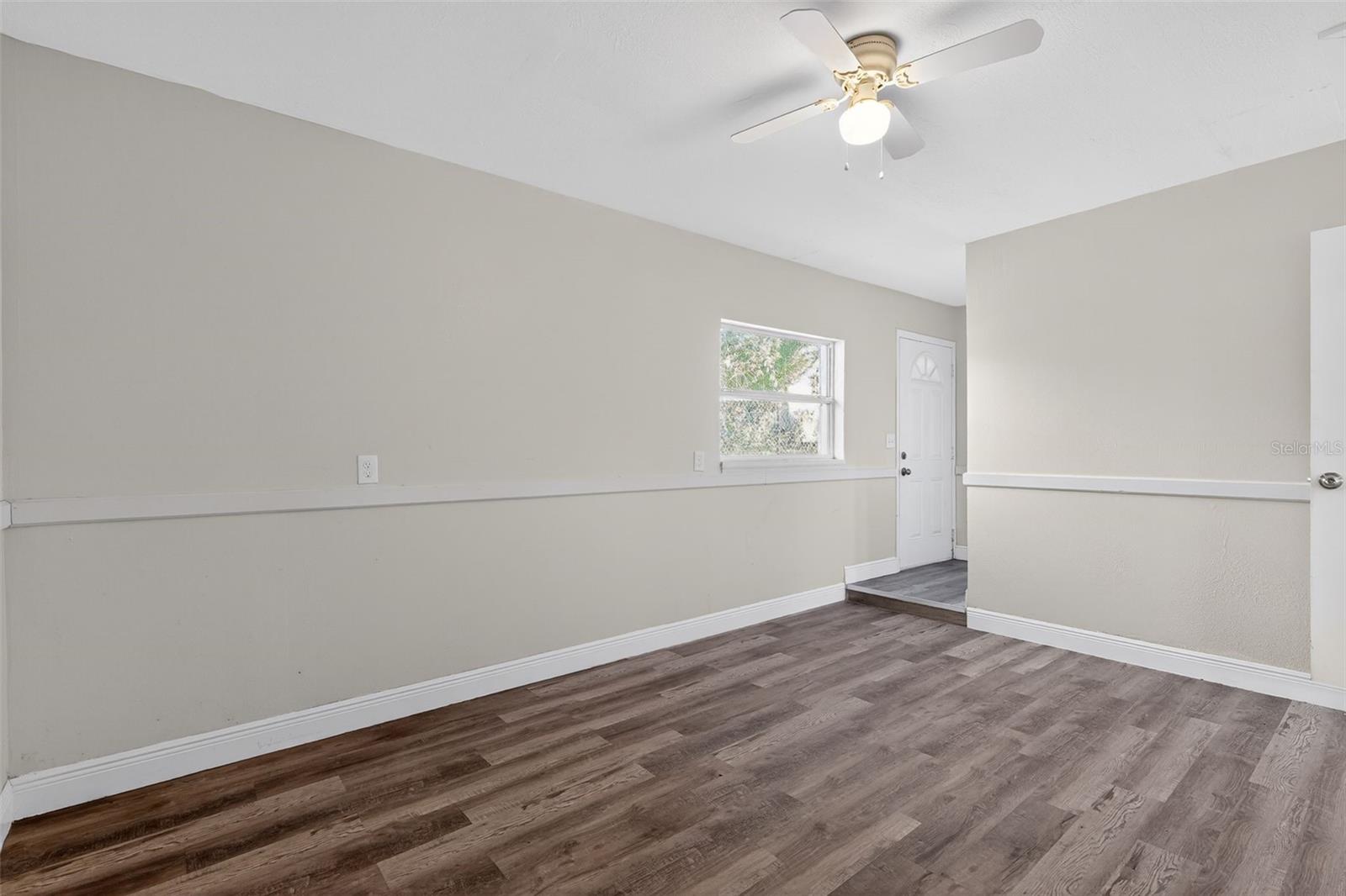 Image 9 of 31 For 902 State Rd 60 E