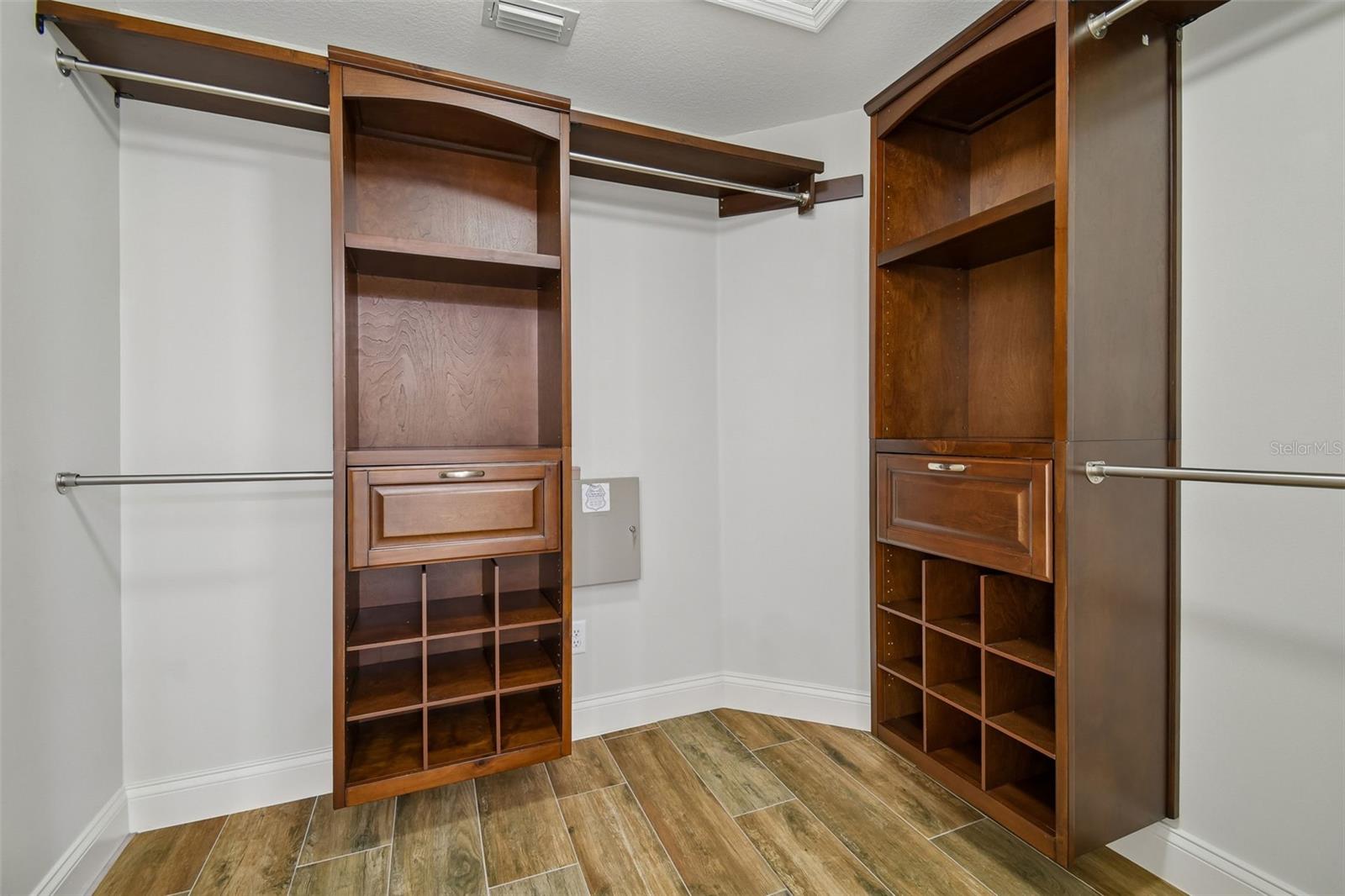 Image 55 of 69 For 3004 Minuteman Lane