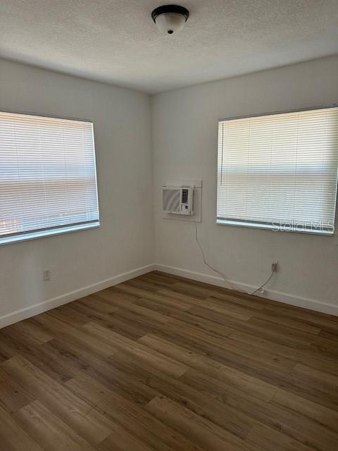 Image 12 of 19 For 221 Saturn Avenue