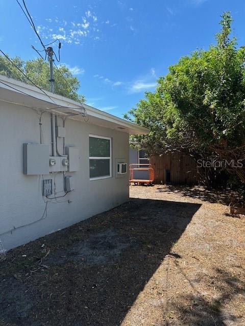 Image 18 of 19 For 221 Saturn Avenue