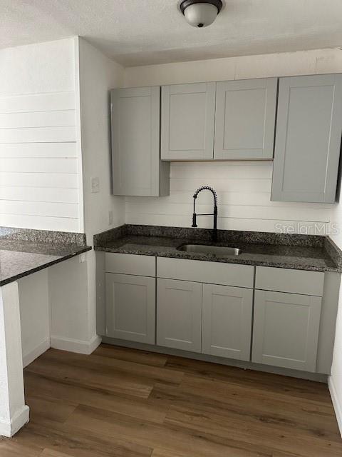 Image 7 of 19 For 221 Saturn Avenue