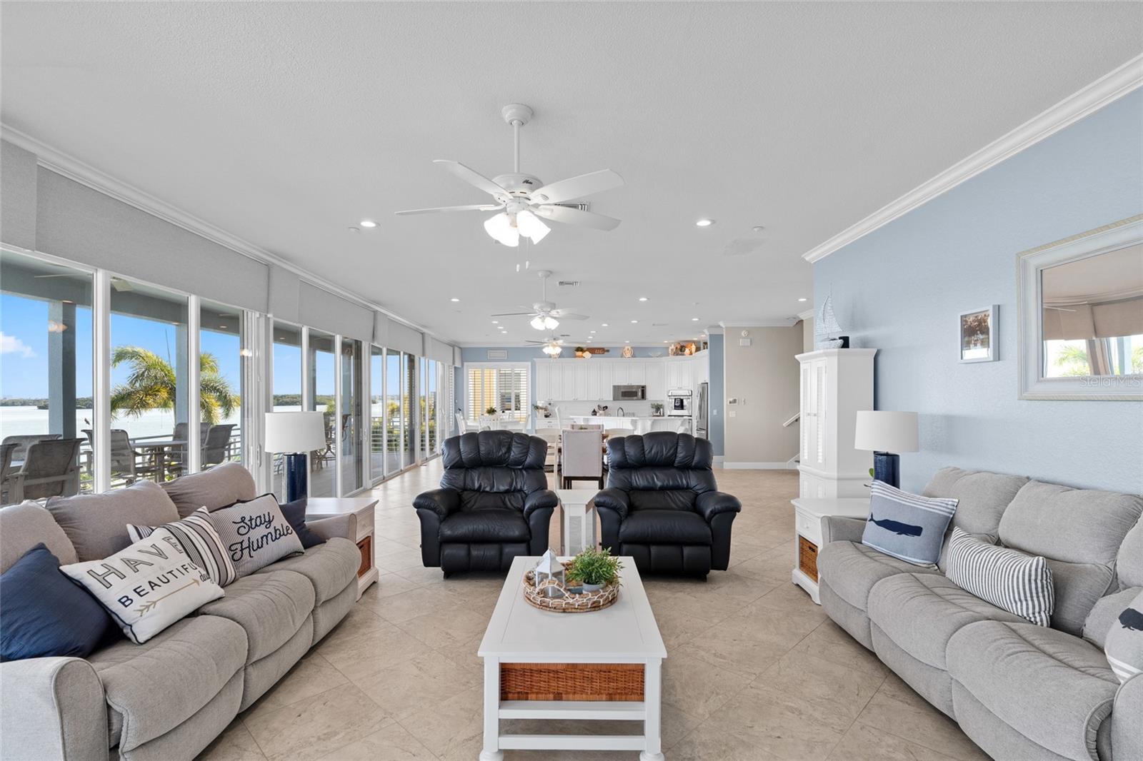 Image 11 of 49 For 557 Johns Pass Avenue