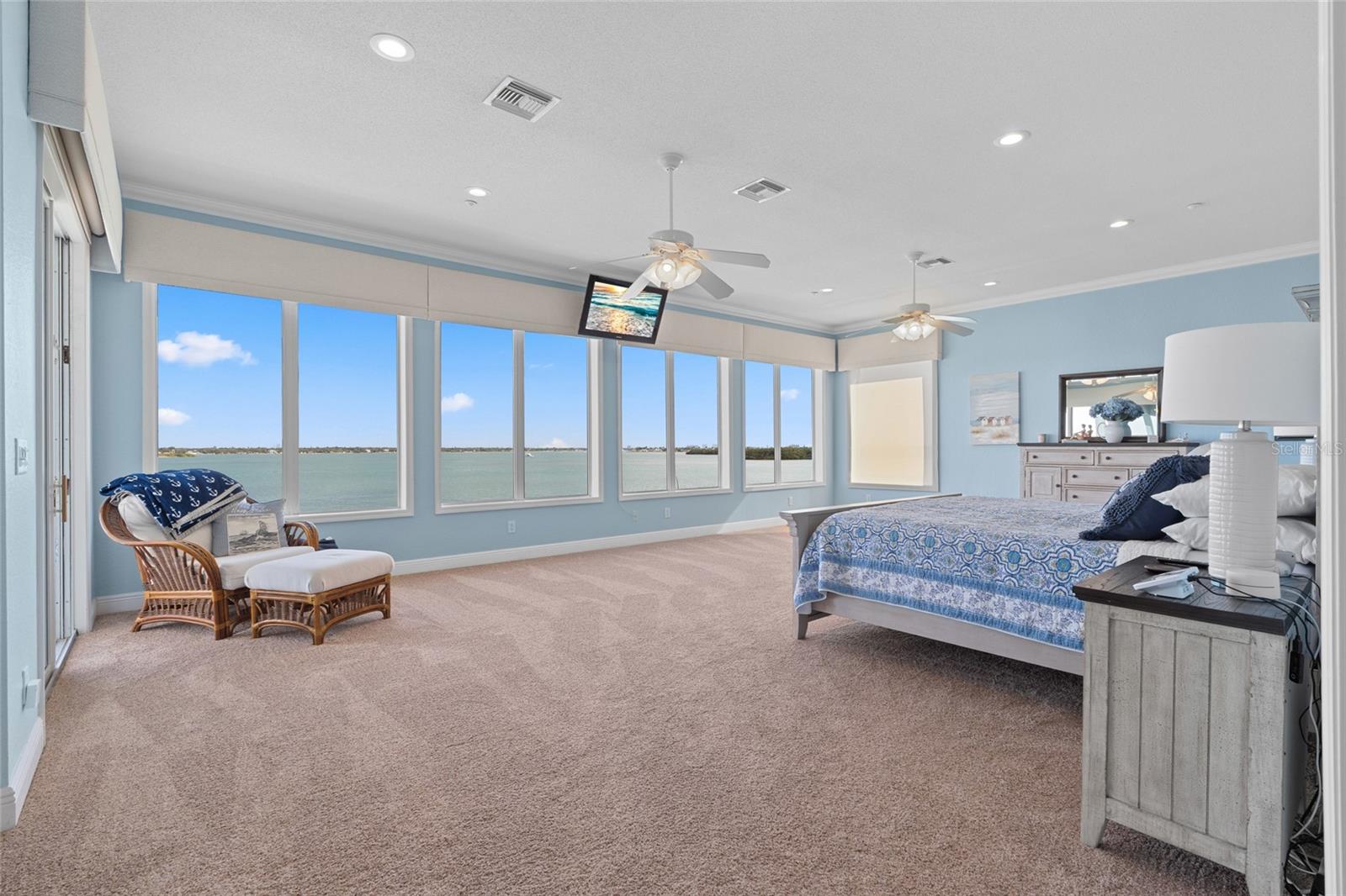 Image 12 of 49 For 557 Johns Pass Avenue