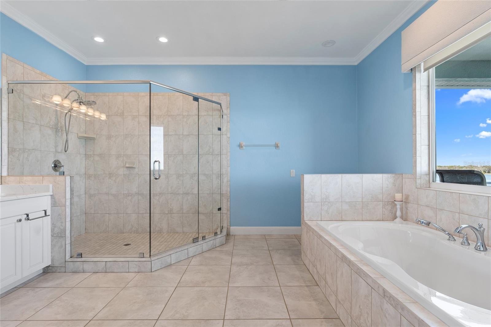 Image 13 of 49 For 557 Johns Pass Avenue