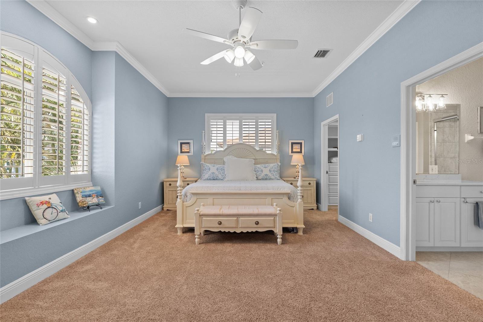 Image 15 of 49 For 557 Johns Pass Avenue