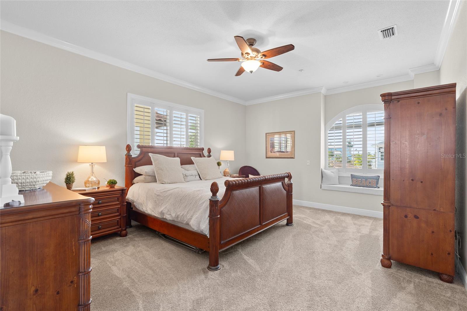 Image 17 of 49 For 557 Johns Pass Avenue