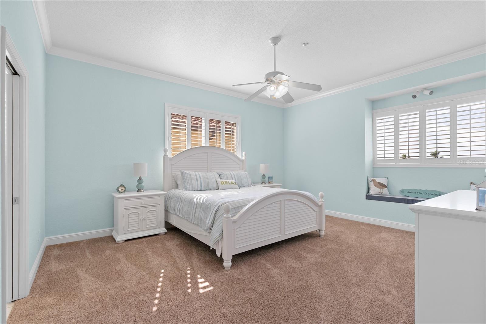 Image 18 of 49 For 557 Johns Pass Avenue