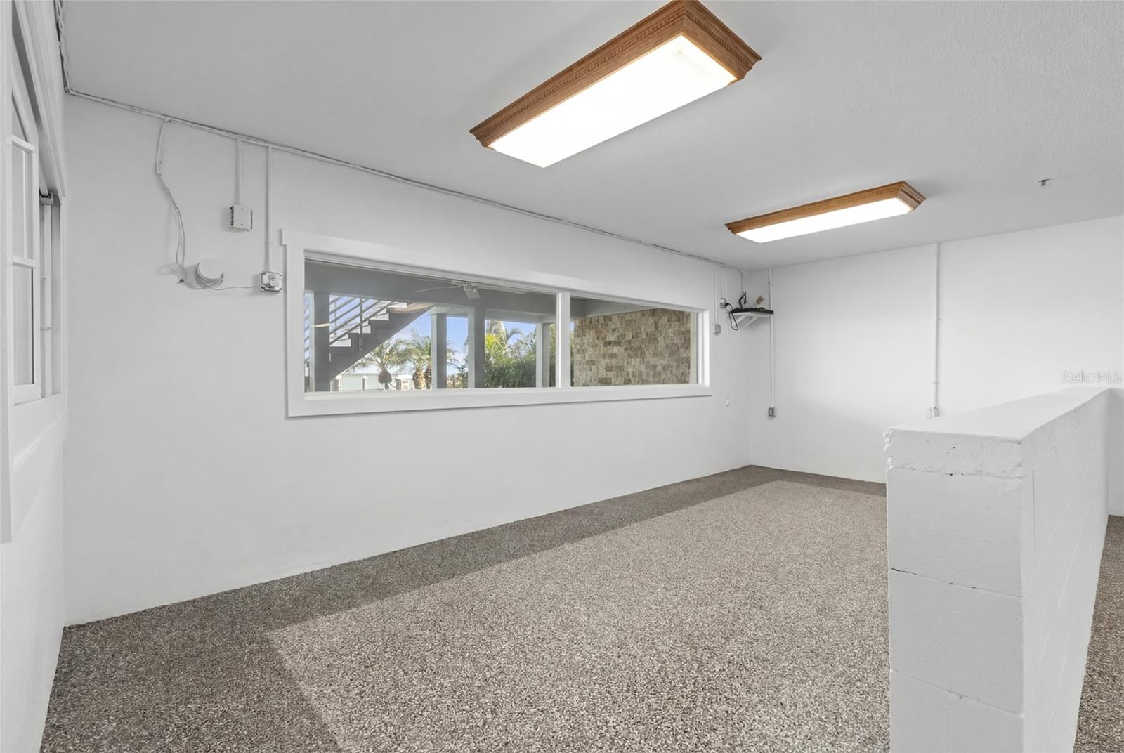 Image 21 of 49 For 557 Johns Pass Avenue