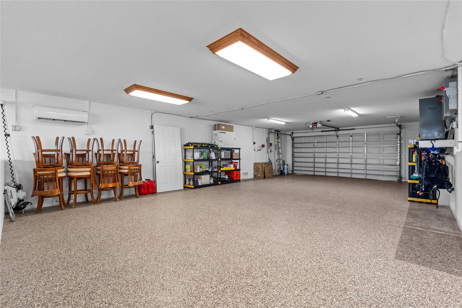 Image 22 of 49 For 557 Johns Pass Avenue