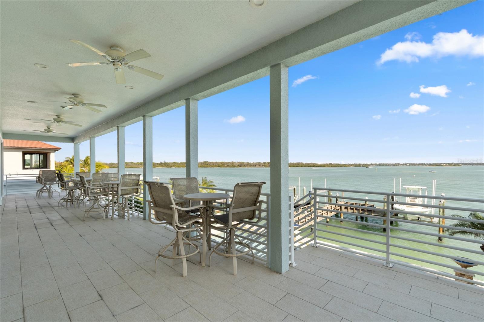 Image 26 of 49 For 557 Johns Pass Avenue