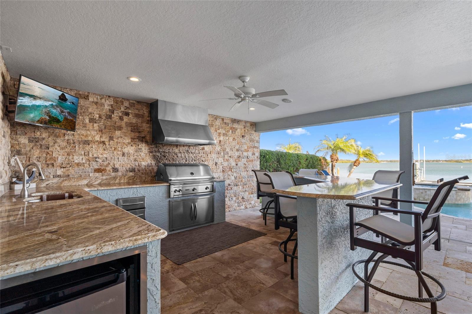 Image 28 of 49 For 557 Johns Pass Avenue