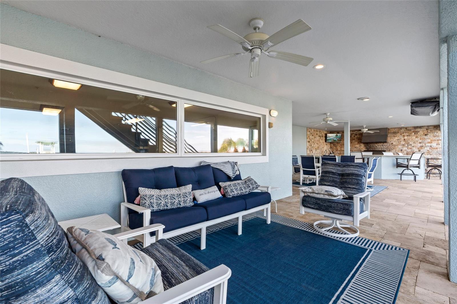 Image 29 of 49 For 557 Johns Pass Avenue