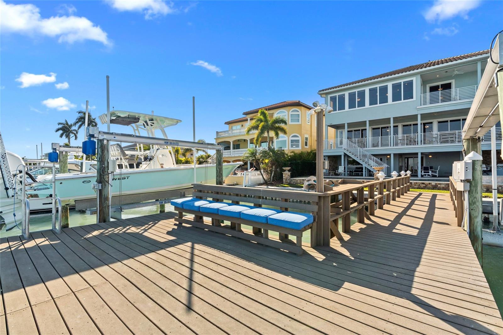 Image 37 of 49 For 557 Johns Pass Avenue